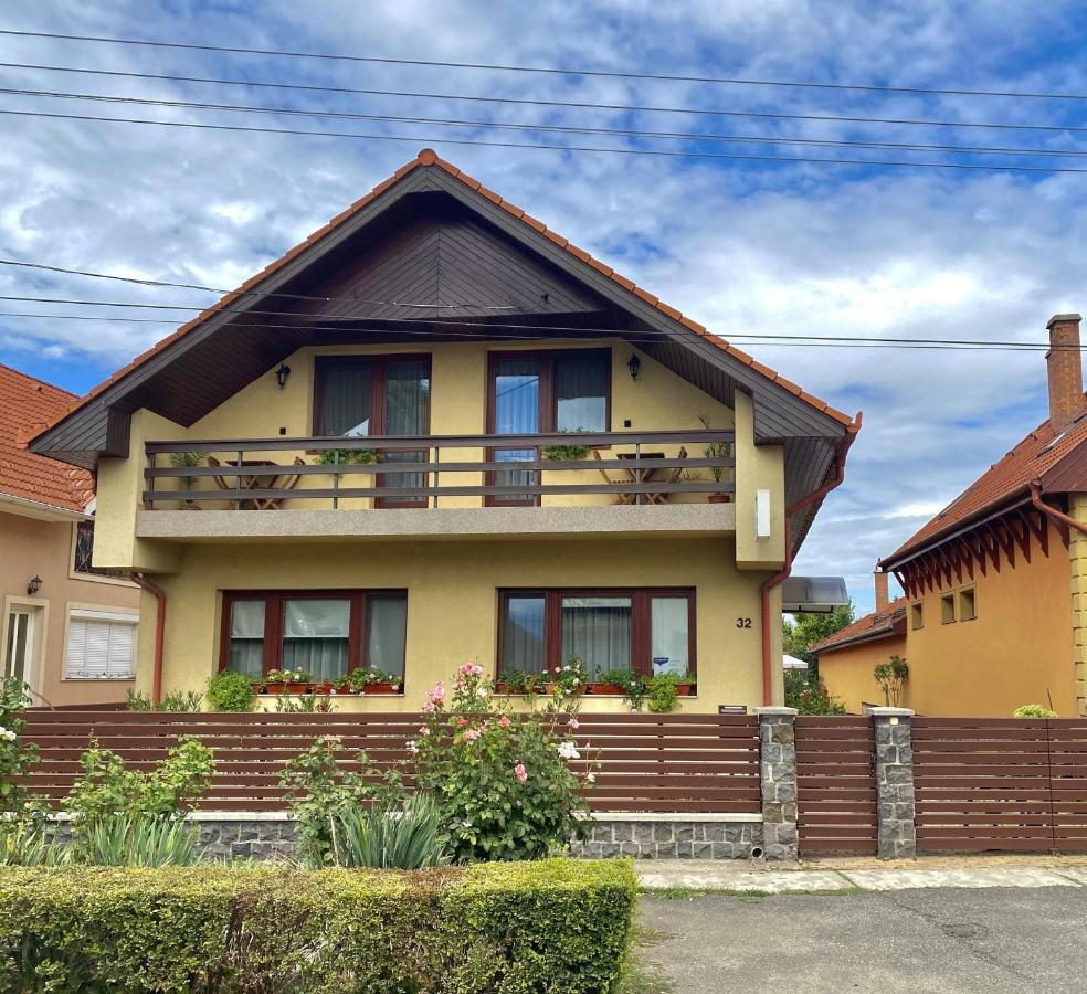 Arpad Apartman Hajduszoboszlo Exterior photo